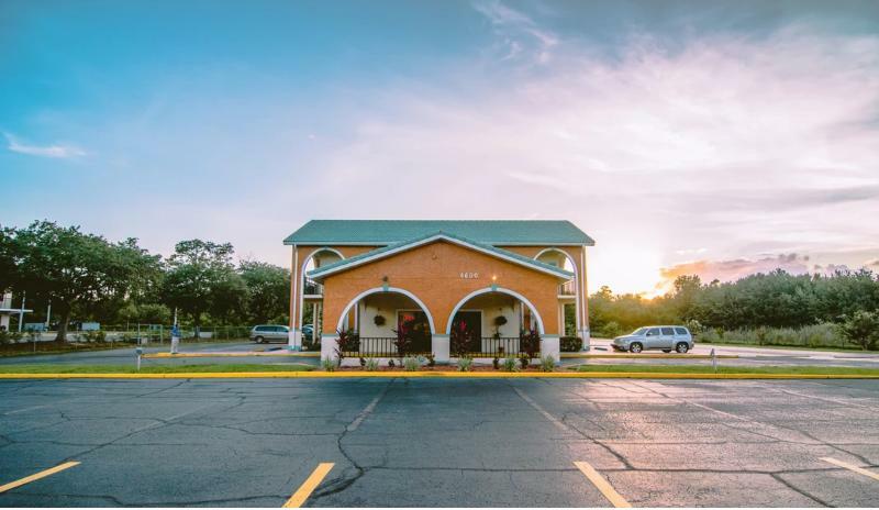 Shining Light Inn & Suites Kissimmee Eksteriør billede